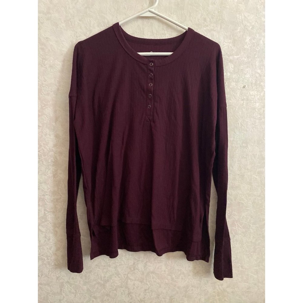 SO women's size small long sleeve purple henley top